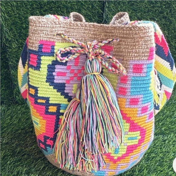 Multicolor Geometric Pattern Shoulder Bag - Picture 3 of 5